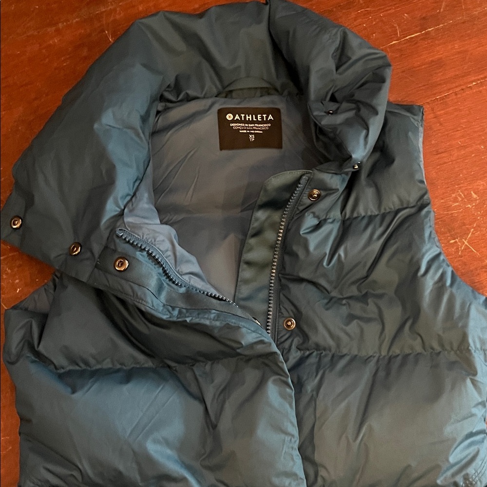 Athleta Dark Aqua Puffer Vest - Picture 3 of 10